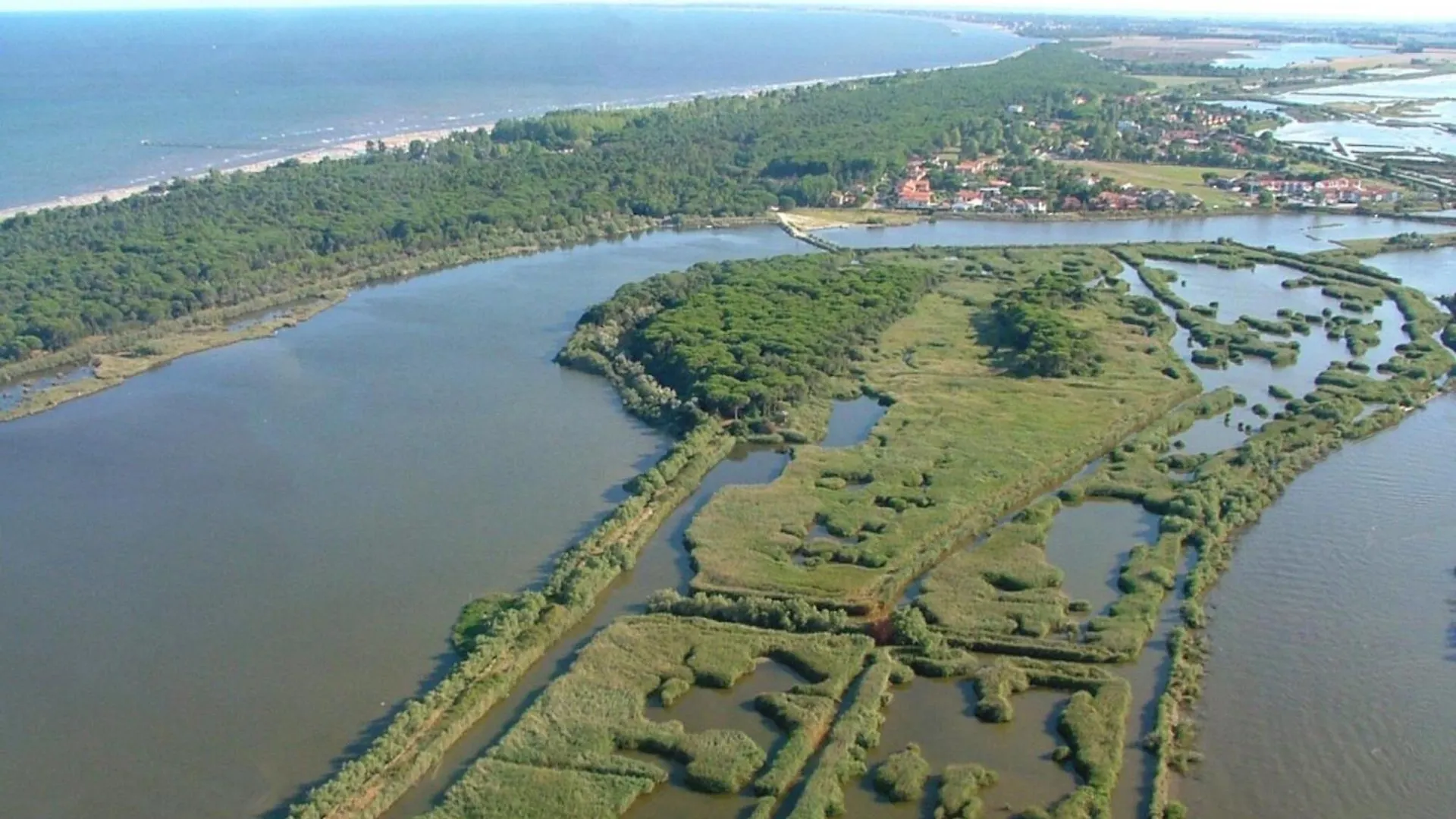 Pleasant Seaside Accommodation In Rosolina Mare