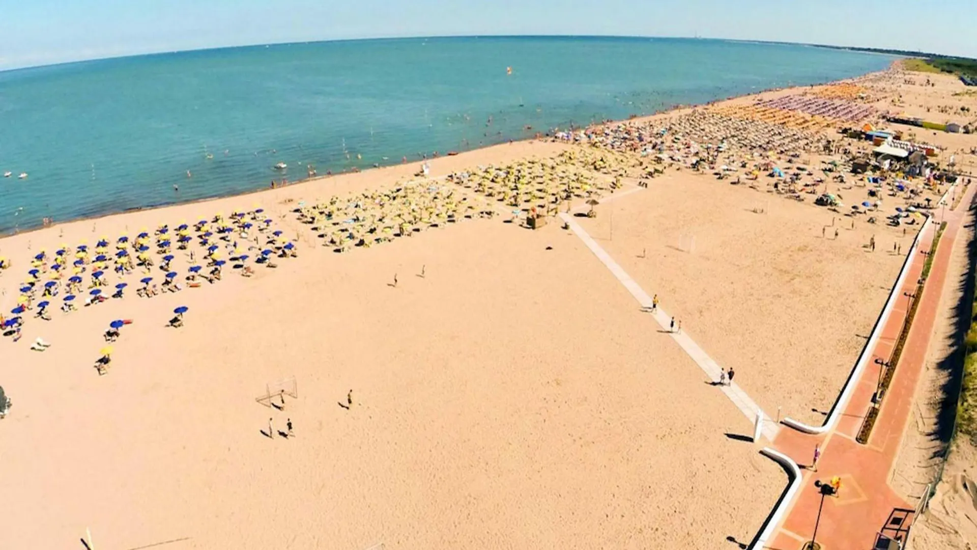 Pleasant Seaside Accommodation In روسولينا ماري